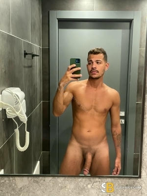 Bisexual Escort Vitor 27yr - role