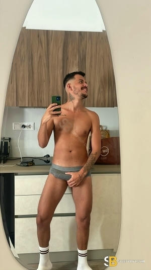 Bisexual Escort Victor 27yr - role