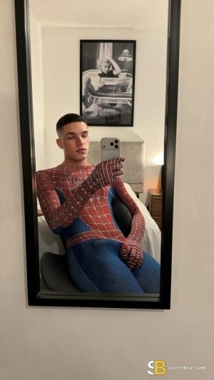 Bisexual Escort Erick 21yr - licking