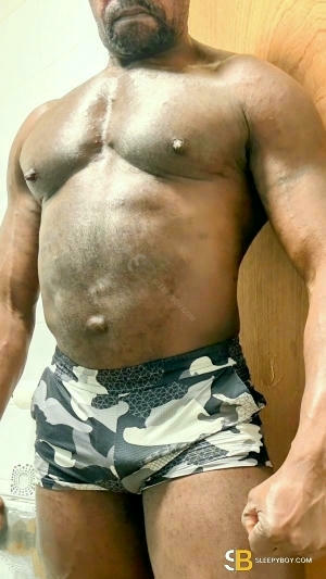 Gay Escort Brody 40yr - licking