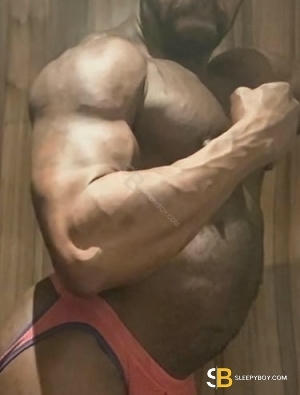 Gay Escort Brody 40yr - role