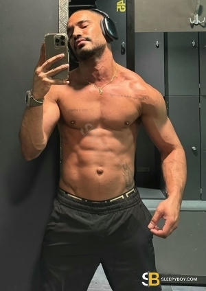 Bisexual Escort Gustavo 26yr - role