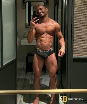 Bisexual Escort Gustavo 26yr - role