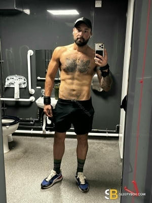 Gay Escort Tony 33yr - role