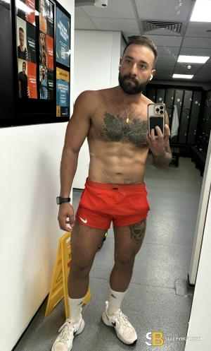 Gay Escort Tony 33yr - role