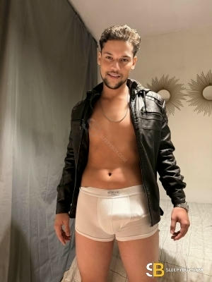 Bisexual Escort Victor Xxl 24yr - trios