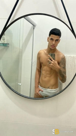 Bisexual Escort ítalo 20yr - sucking