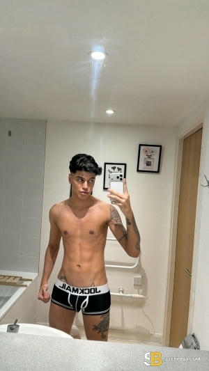 Bisexual Escort ítalo 20yr - licking