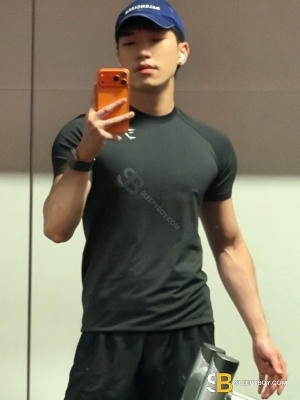 Gay Escort Hao 25yr - licking
