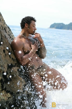 Bisexual Escort Bruno Black 32yr - licking