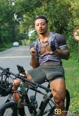 Bisexual Escort Rodrigo 32yr - role