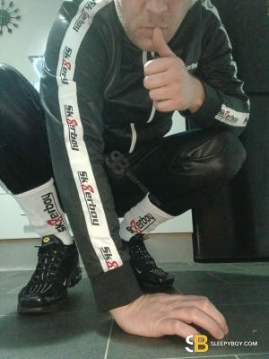 Bisexual Escort Tom 30yr - licking