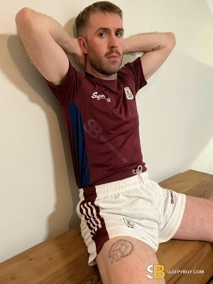 Bisexual Escort Dean 34yr - licking