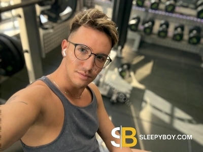 Gay Escort Victor 28yr - role