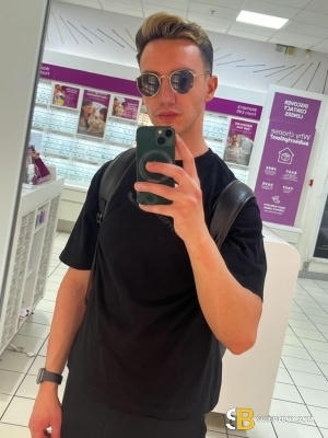 Gay Escort Victor 28yr - role