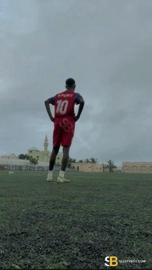 Bisexual Escort Hiago 18yr - licking