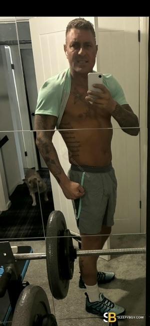 Gay Escort Gareth 35yr - licking