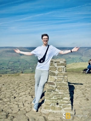 Gay Escort Simon 30yr - gangbang