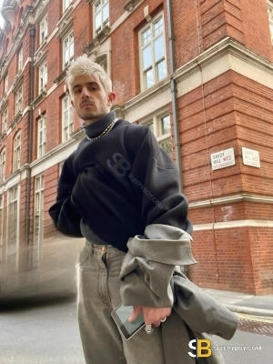 Gay Escort Zayne 32yr - licking