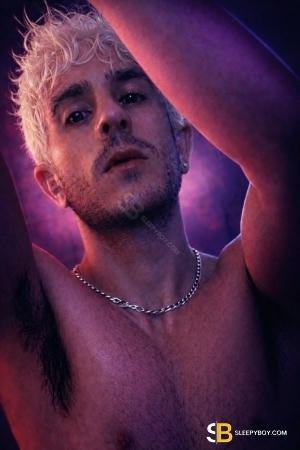 Gay Escort Zayne 32yr - licking