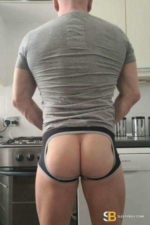 Gay Escort Matt 49yr - trios