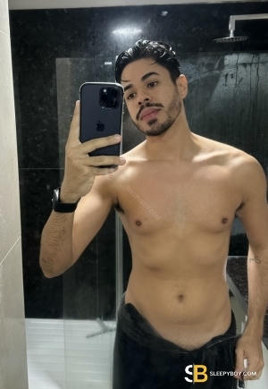 Bisexual Escort Lucas Hide 26yr - licking