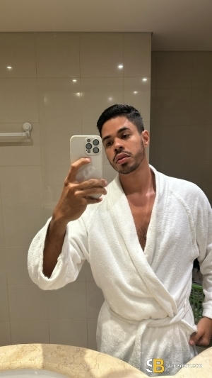 Bisexual Escort Lucas Hide 26yr - sucking