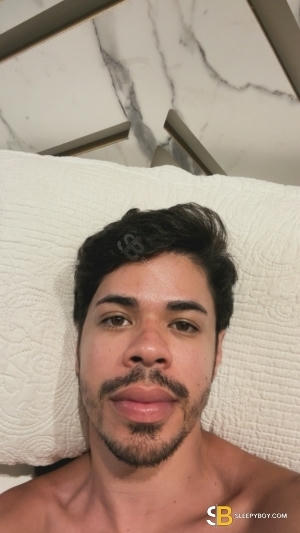 Bisexual Escort Lucas Hide 26yr - licking