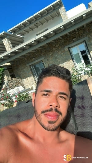 Bisexual Escort Lucas Hide 26yr - licking