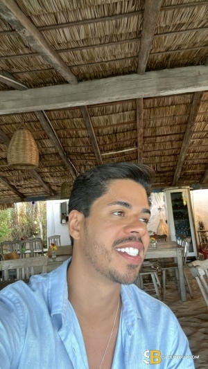 Bisexual Escort Lucas Hide 26yr - licking