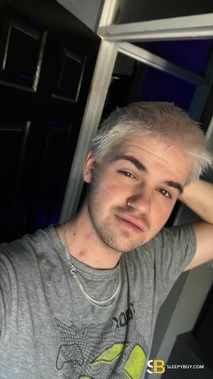 Gay Escort Logan 18yr - always safe sex