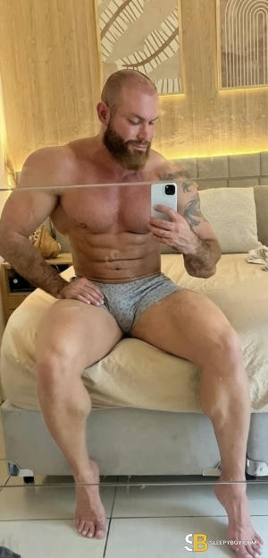 Gay Escort Ray 30yr - role