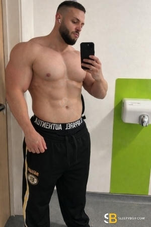 Bisexual Escort Pedro 22yr - role