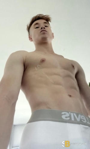 Gay Escort Ramiro 25yr - licking