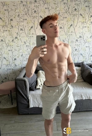 Gay Escort Ramiro 25yr - licking