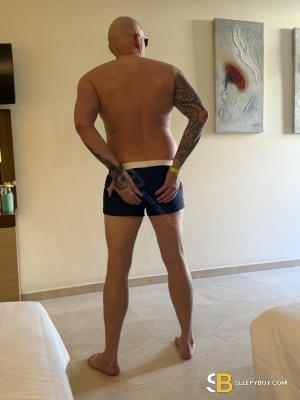 Bisexual Escort Hugh 49yr - blowjob