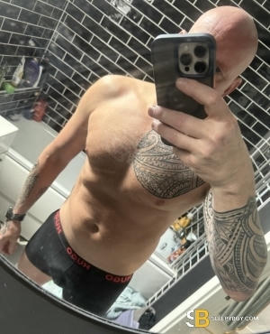 Bisexual Escort Hugh 49yr - masseur