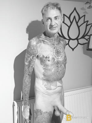 Gay Escort Patrick 50yr - trio m/f