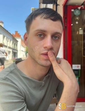 Gay Escort Raphael 25yr - licking