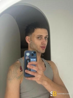 Gay Escort Raphael 25yr - sucking