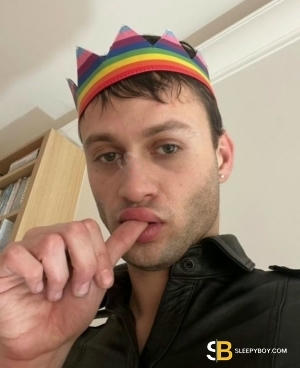 Gay Escort Raphael 25yr - sucking