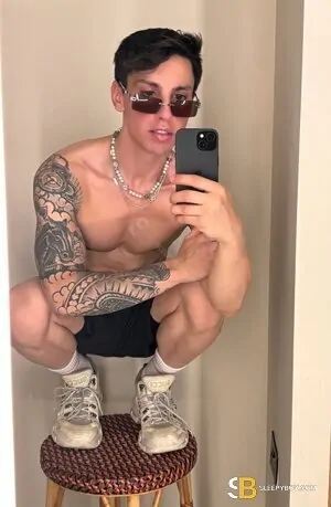 Bisexual Escort Pedro 27yr - exhibitionist