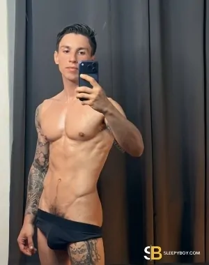 Bisexual Escort Peter 27yr - exhibitionist