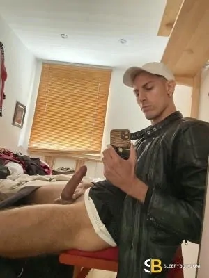 Gay Escort Byron Xxl 29yr - trios