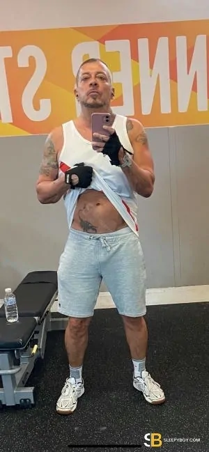 Gay Escort Xltonylondon 43yr - double penetration