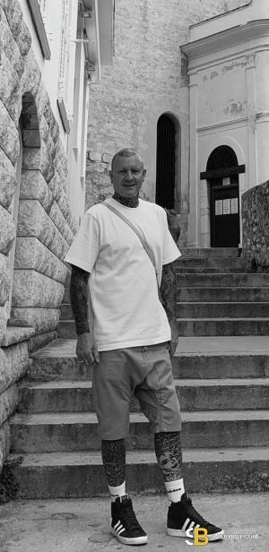 Bisexual Escort Gavin 41yr - double penetration