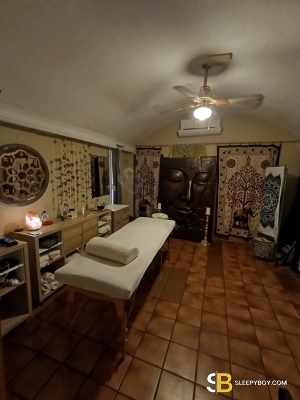 Bisexual Escort Masseur Tori 48yr - cum on body
