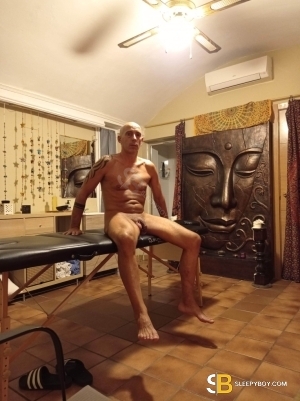 Bisexual Escort Masseur Tori 48yr - massage