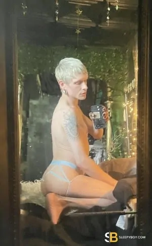 Gay Escort Jake Lust : Blonde Emo Twunk 27yr - massage
