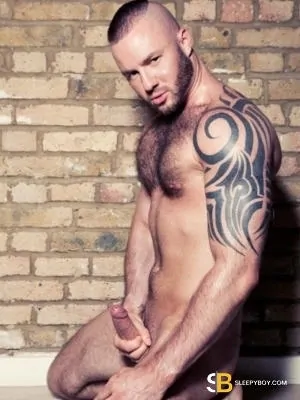 Gay Escort Justin 29yr - licking